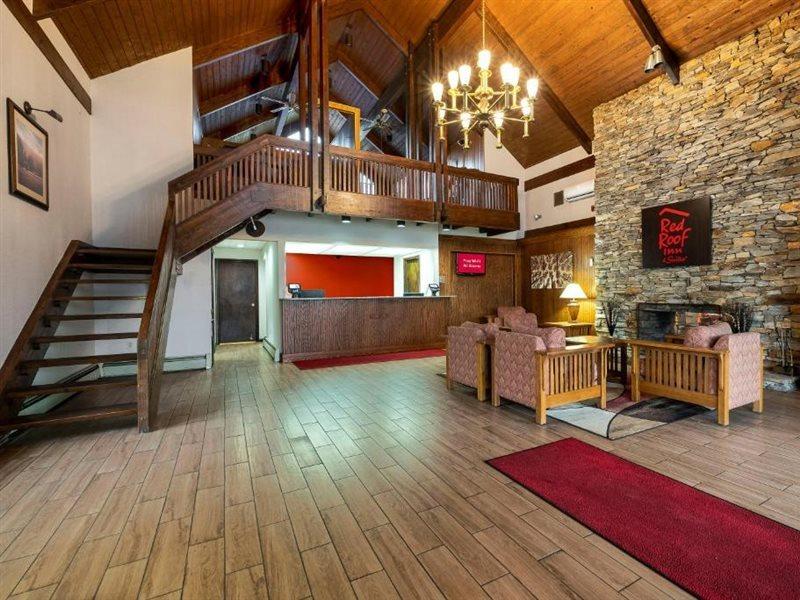 Red Roof Inn & Suites Хазлтон Экстерьер фото