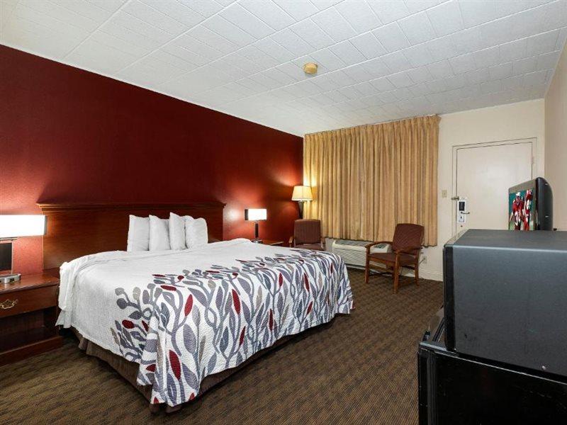 Red Roof Inn & Suites Хазлтон Экстерьер фото