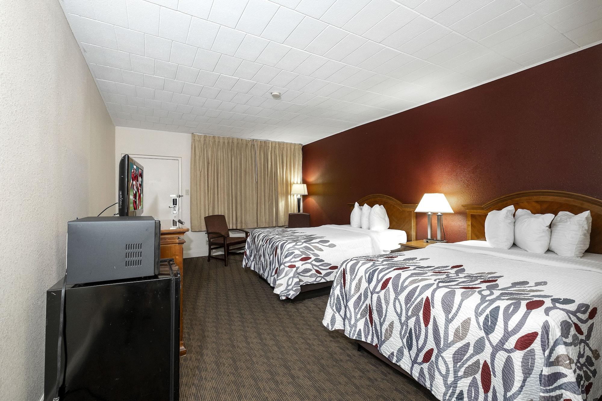 Red Roof Inn & Suites Хазлтон Экстерьер фото