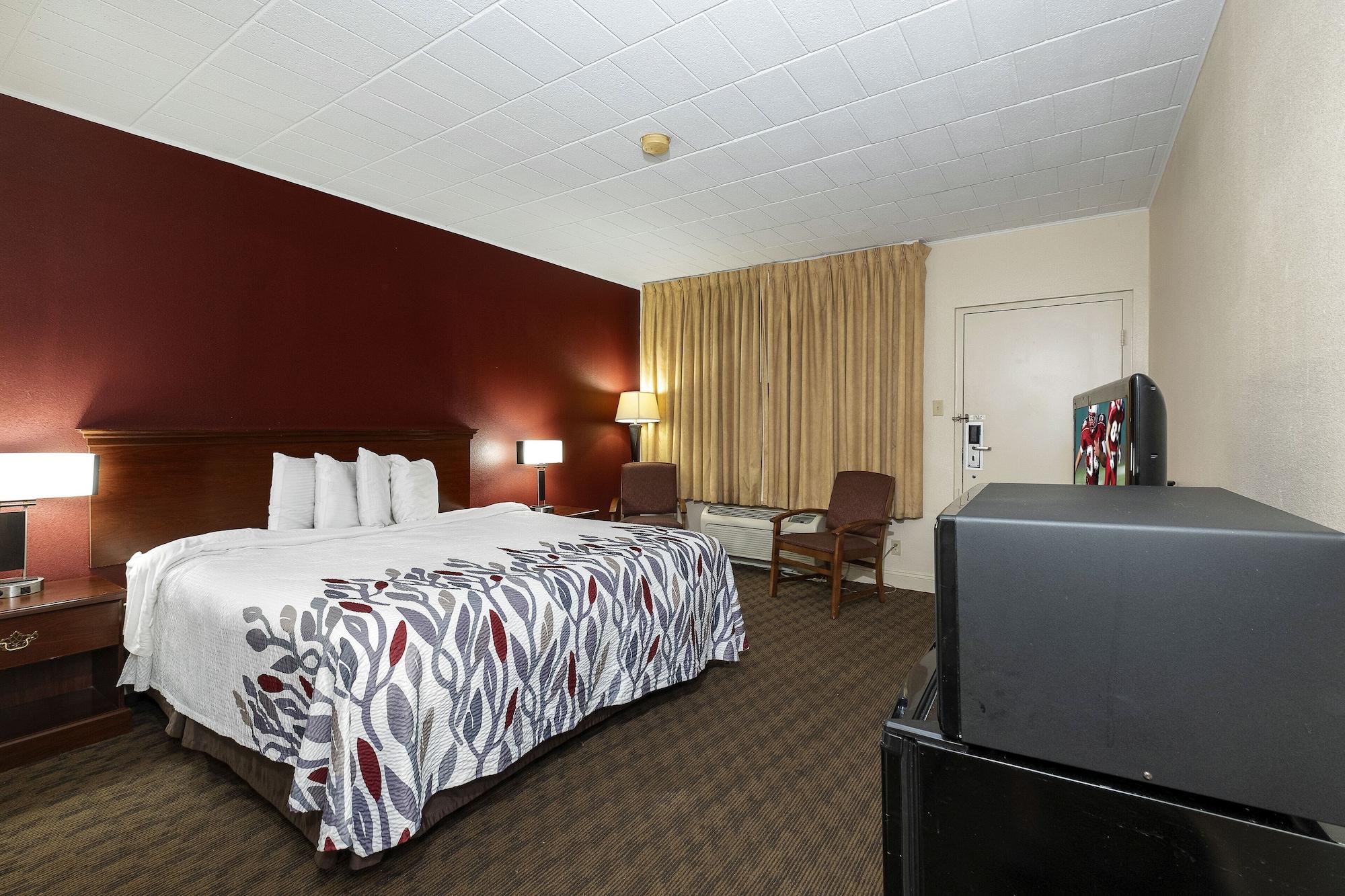 Red Roof Inn & Suites Хазлтон Экстерьер фото