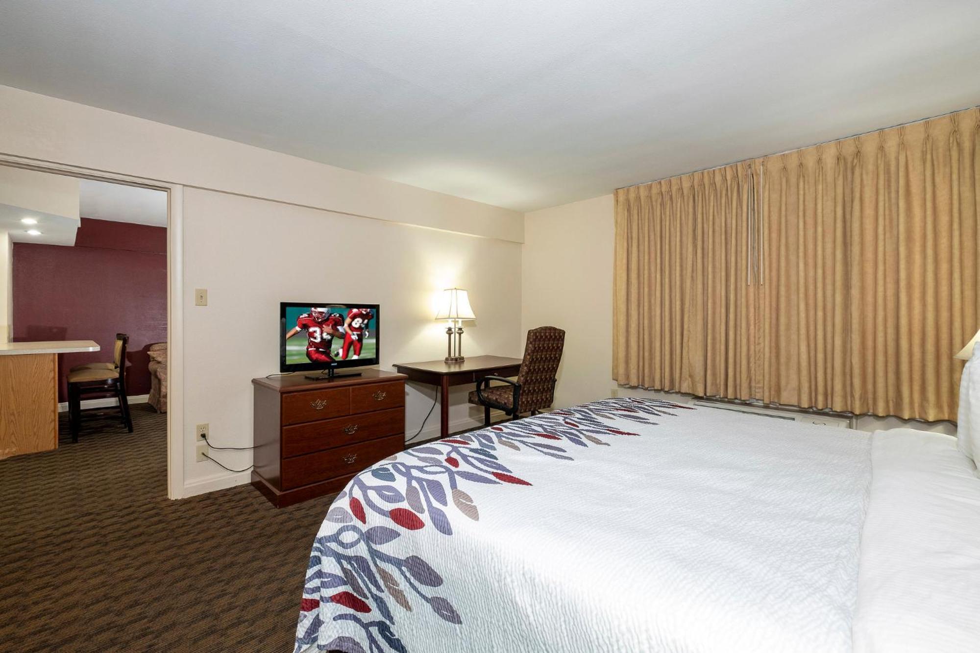 Red Roof Inn & Suites Хазлтон Экстерьер фото