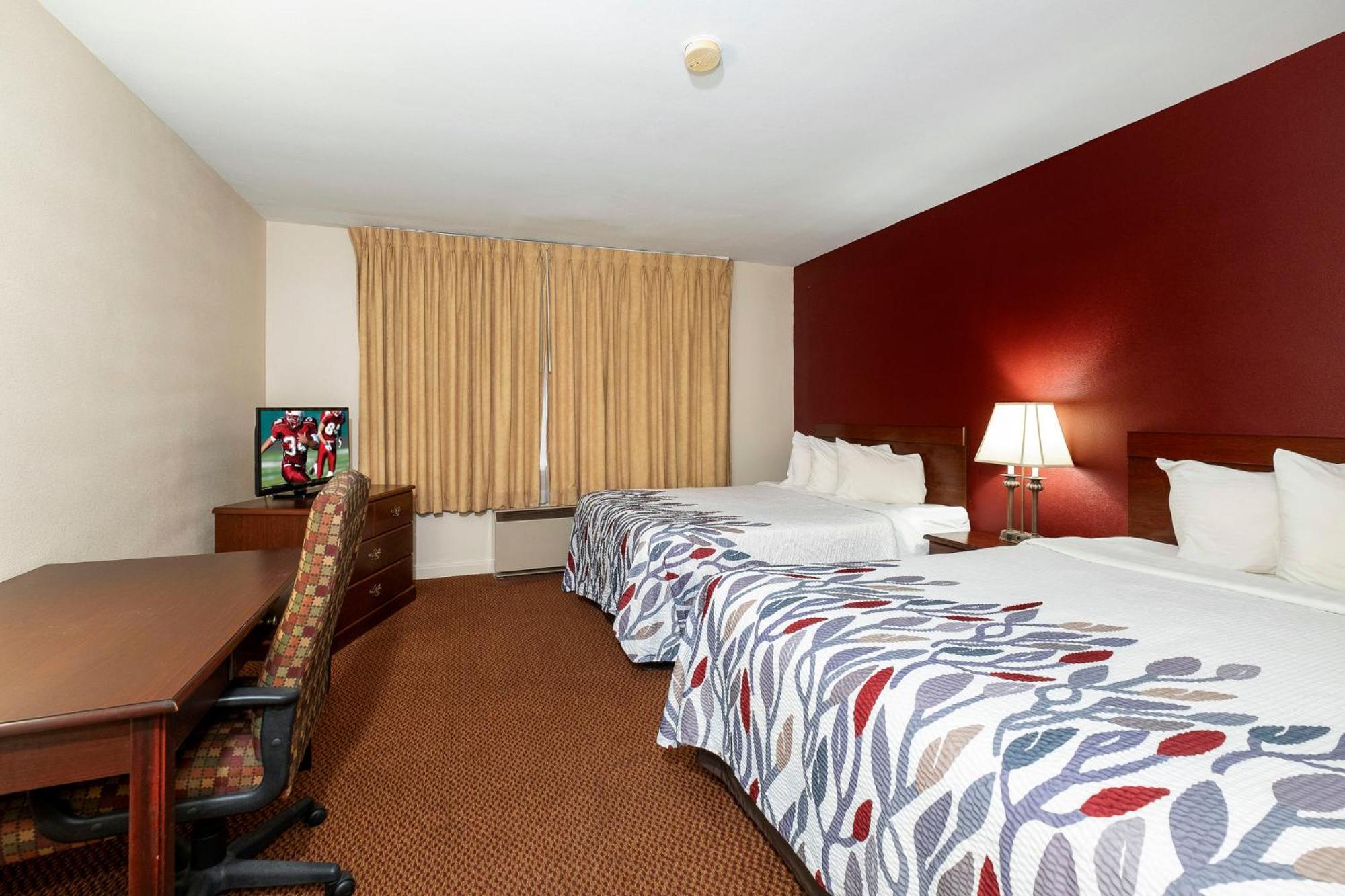 Red Roof Inn & Suites Хазлтон Экстерьер фото